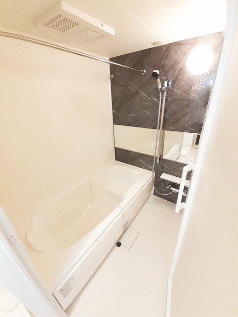 バス・シャワールーム　★便利な浴室乾燥機付きバスルーム★