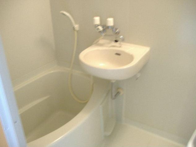 バス・シャワールーム　お風呂ですね。