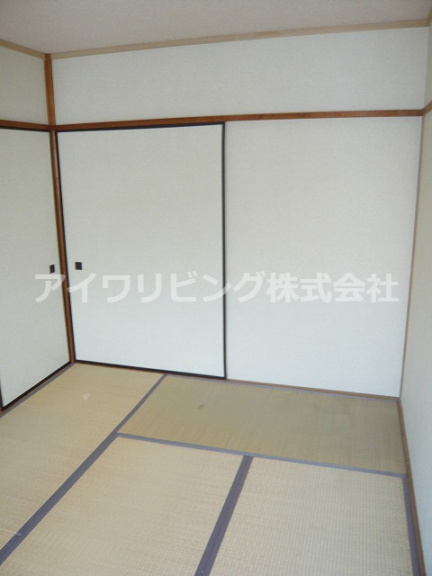 居室・リビング　【イミグランドＶ】