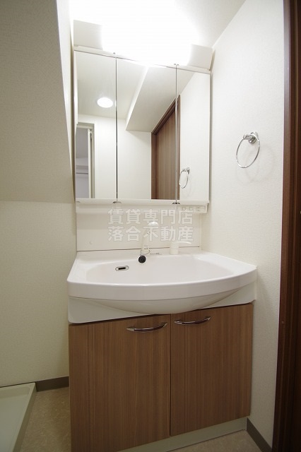 洗面設備　使いやすい独立洗面台