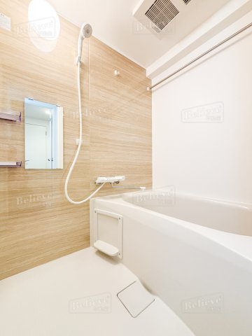バス・シャワールーム　浴室乾燥機付きのお風呂です♪