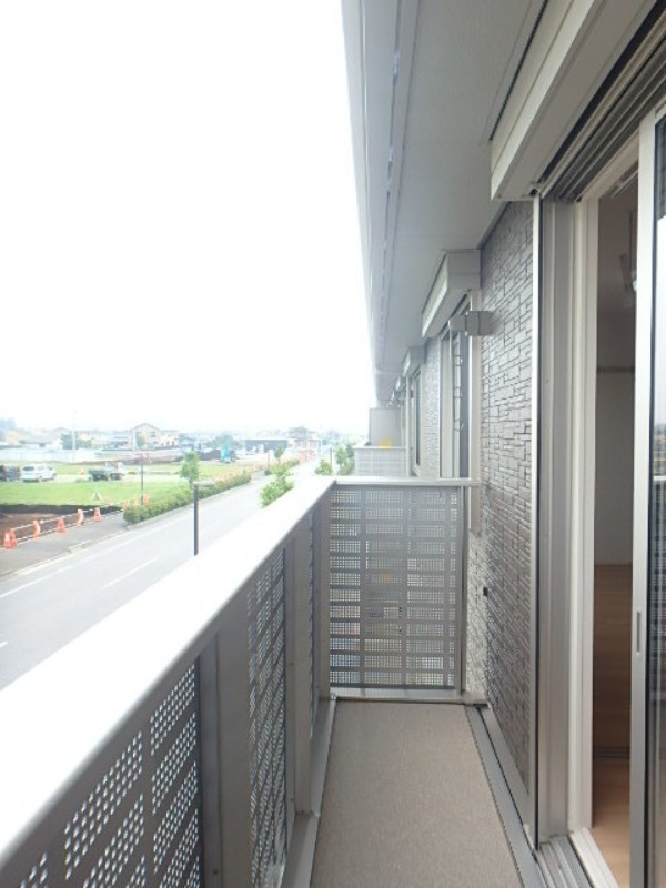 バルコニー　図面と現状に相違がある場合には現状を優先