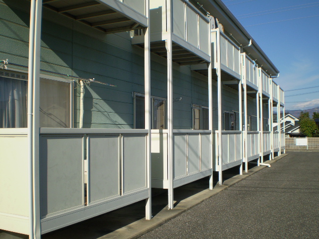 バルコニー　南面ルーフ・ワイドバルコニー（物干し設備有り）