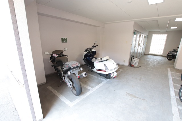 その他共有部分　★バイク置場★（空き状況・使用料等詳細はご確認下さい）