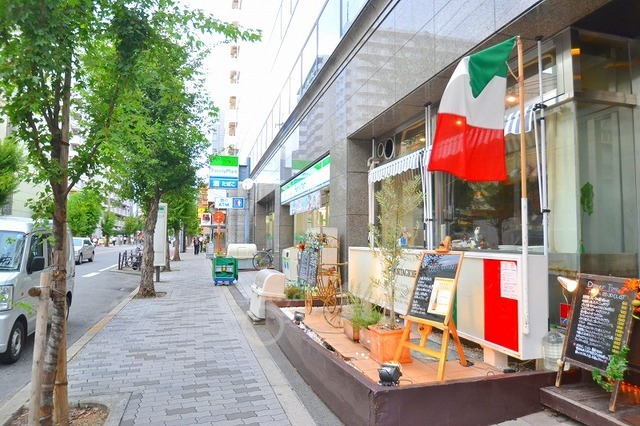 コンビニ　ファミリーマート　東淀川駅前（コンビニ）まで229m