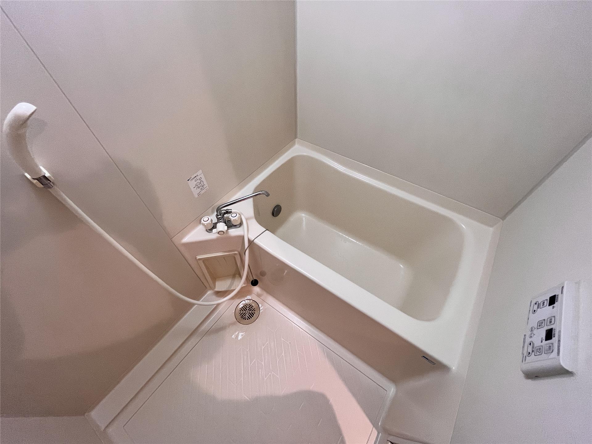 バス・シャワールーム　写真は別部屋です。