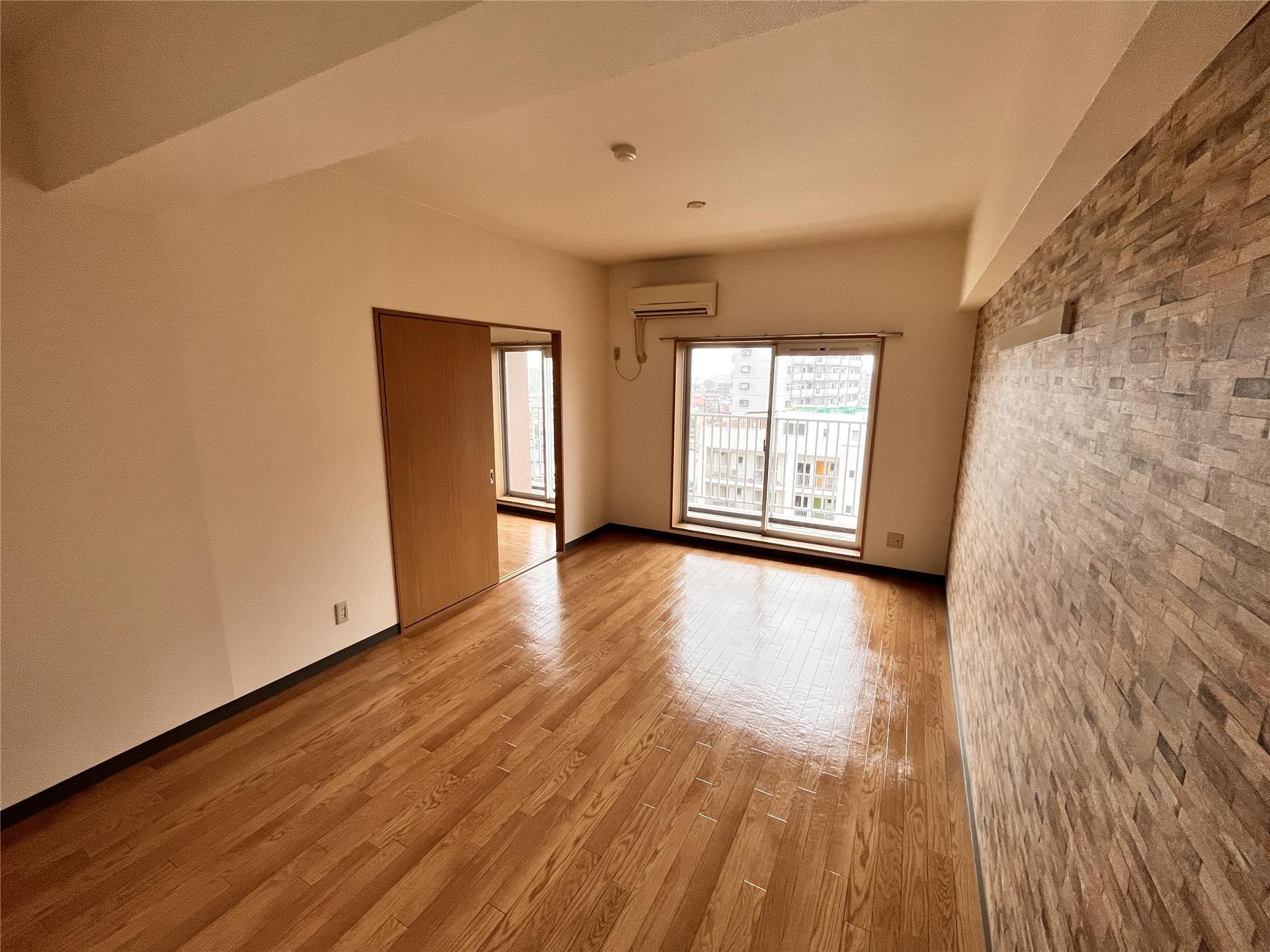 居室・リビング　写真は別部屋です。アクセントクロス違う場合がございます。