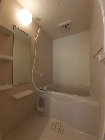 バス・シャワールーム　ゆったり過ごせるお風呂です