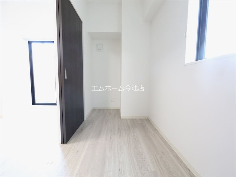 その他　洋室4.4帖　換気良好　収納充実しています