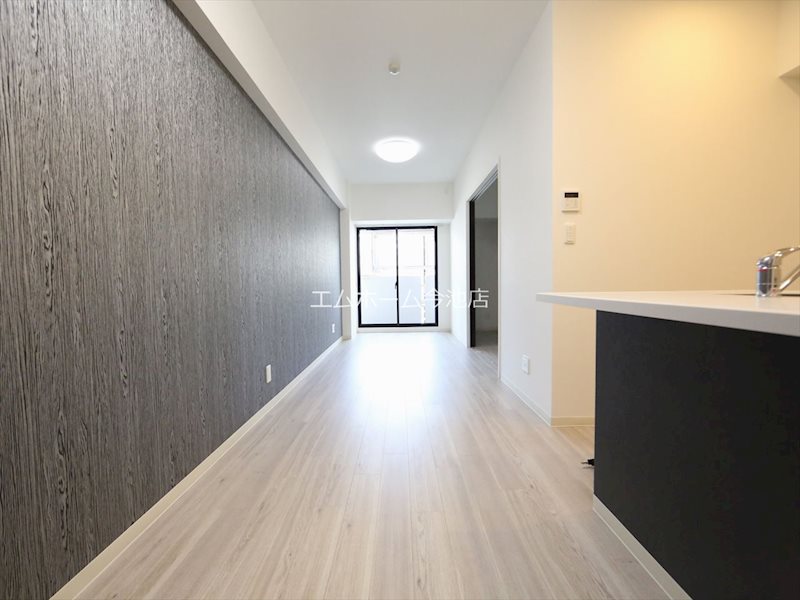 バルコニー　LDK13.58帖　エアコン付　バルコニーに面しています