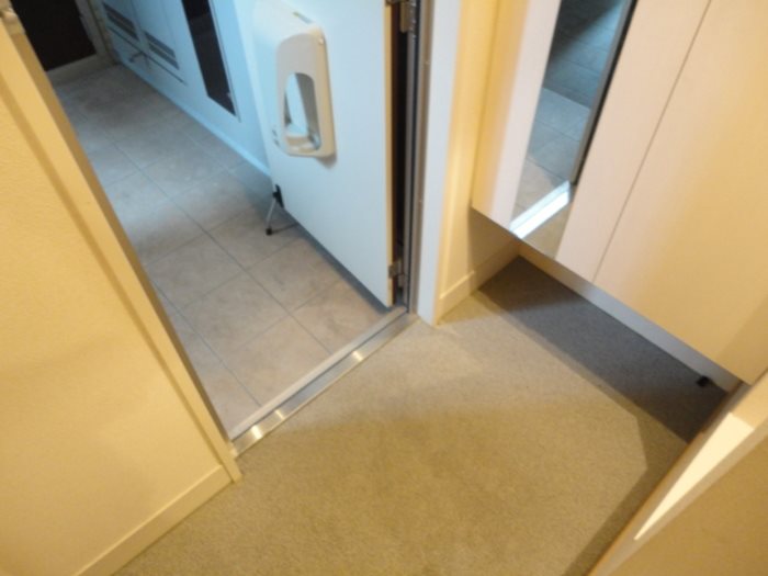 玄関　※同物件別号室