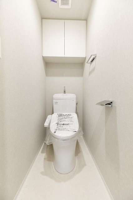 トイレ　※写真は同タイプ住戸です。