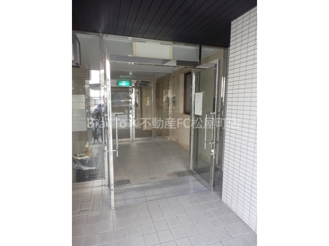 エントランス　マンション共用部分