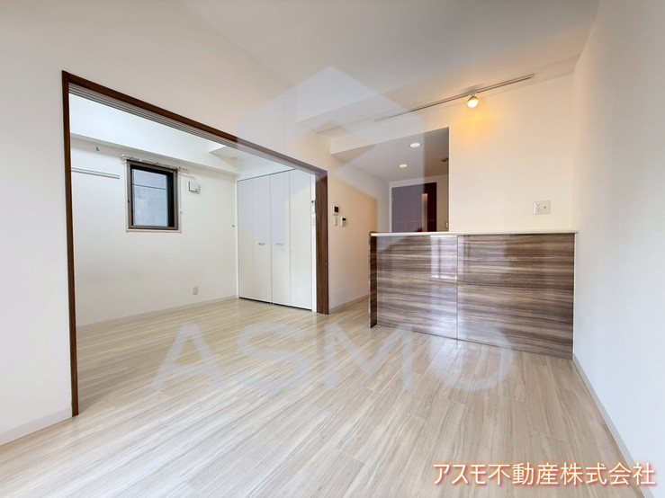 居室・リビング　同マンション別部屋参考写真