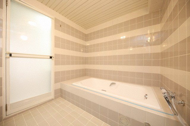 バス・シャワールーム　バスルームです☆