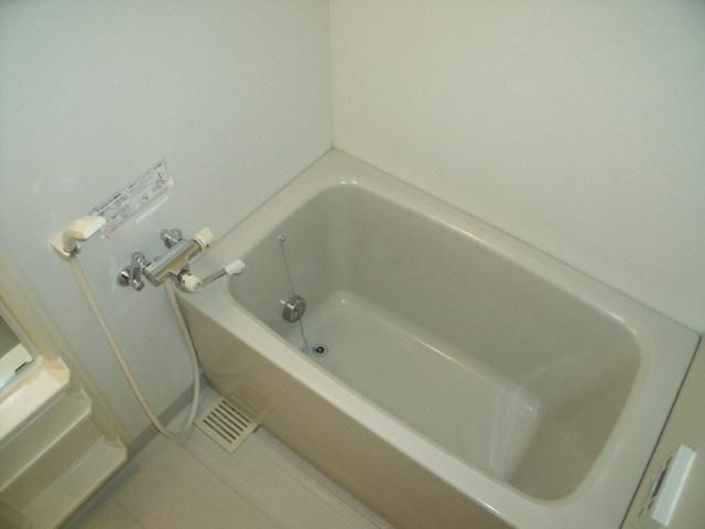 バス・シャワールーム　追い焚きつきのファミリー向けバス