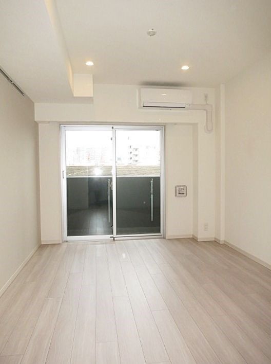 居室・リビング　別号室参考写真