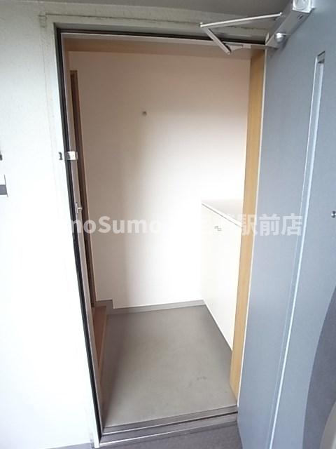 玄関　収納もある玄関です