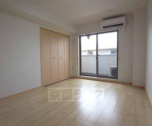 居室・リビング　広々とした部屋です。