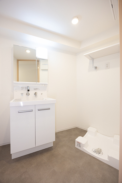 洗面設備　※写真は同タイプ住戸です。