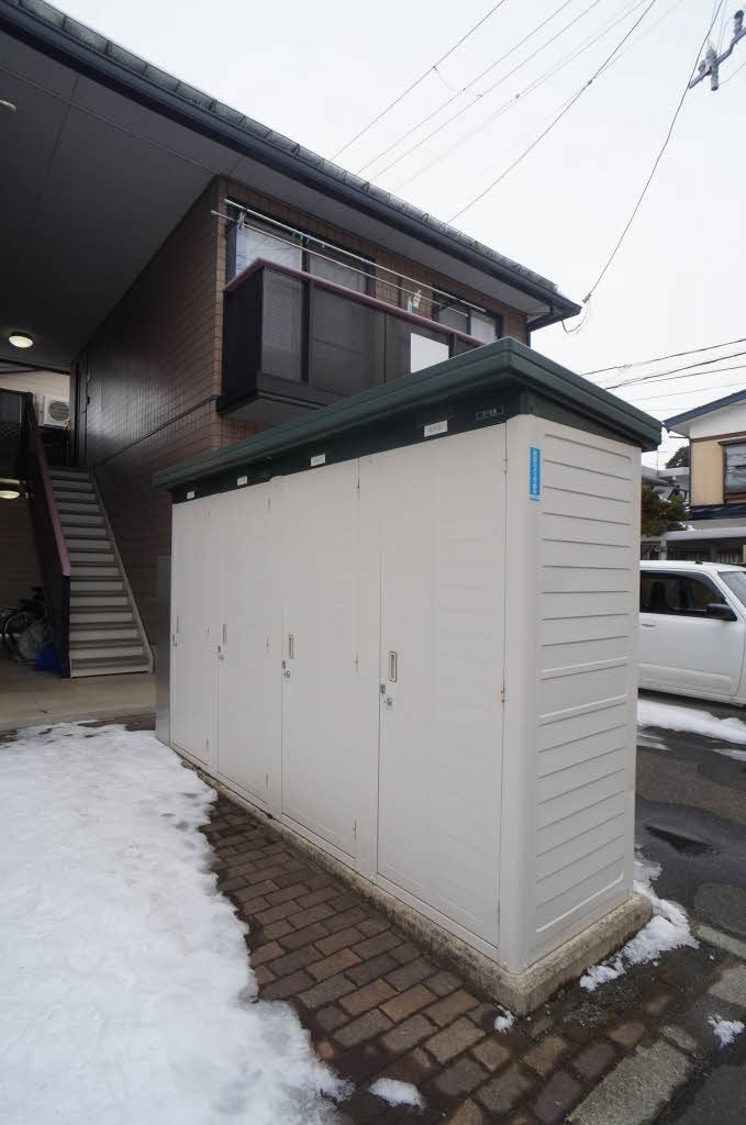 建物外観　ストッカー