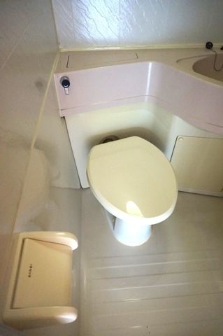 トイレ　参考写真（同物件別部屋）