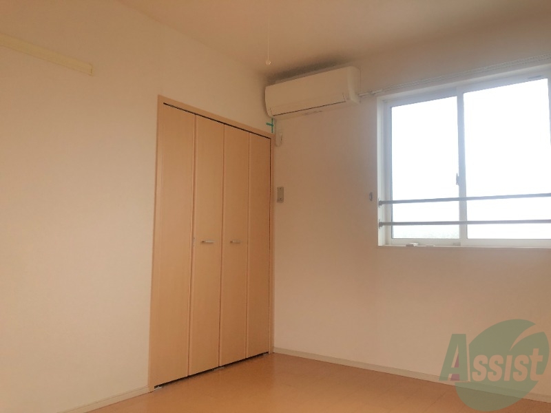 その他部屋・スペース　６帖のお部屋にもエアコンが付いているので快適に過ごせます。