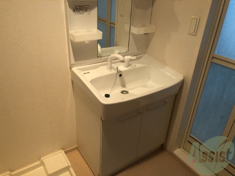 洗面設備　シャンプードレッサーなので身支度しやすそうですね。