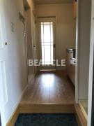 玄関　収納もある玄関です