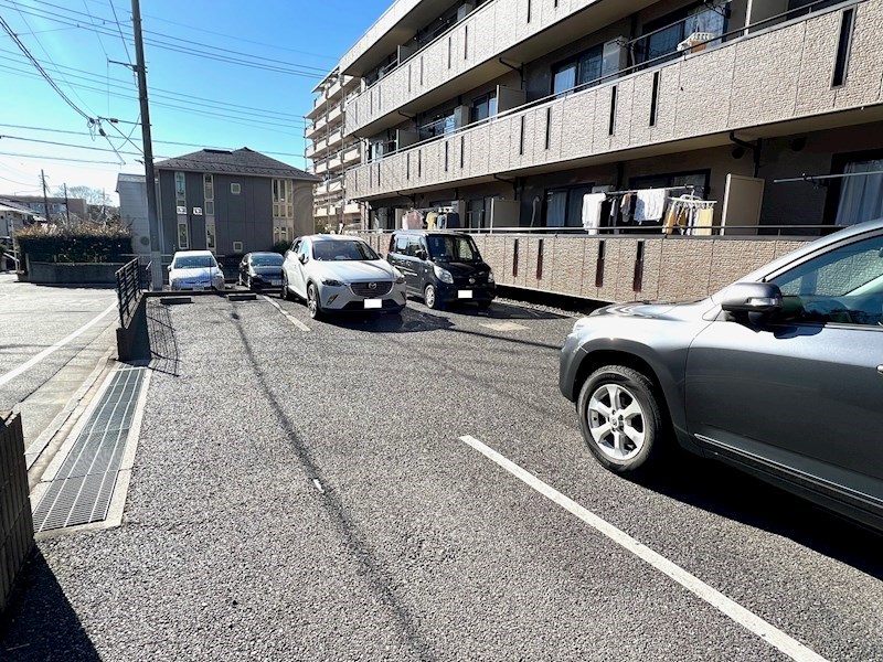 駐車場　敷地内駐車場（空き要確認）