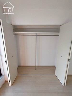 収納　収納も結構な量がはいります（反転タイプの写真です）