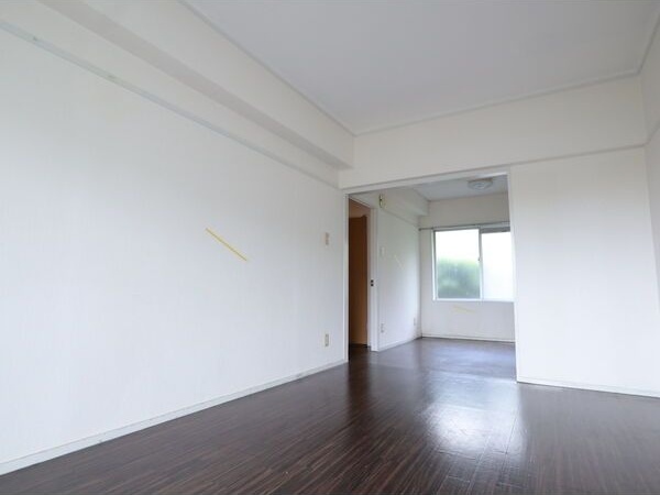 居室・リビング　※写真は同じマンションの違う部屋のものになります。