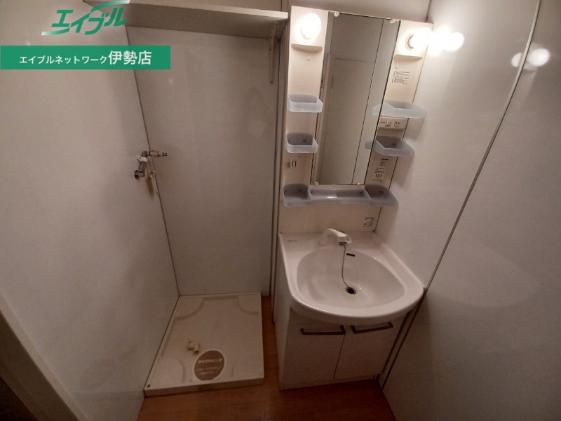 洗面設備　同物件別部屋のお写真です。