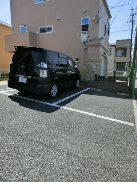 駐車場　敷地内の駐車場