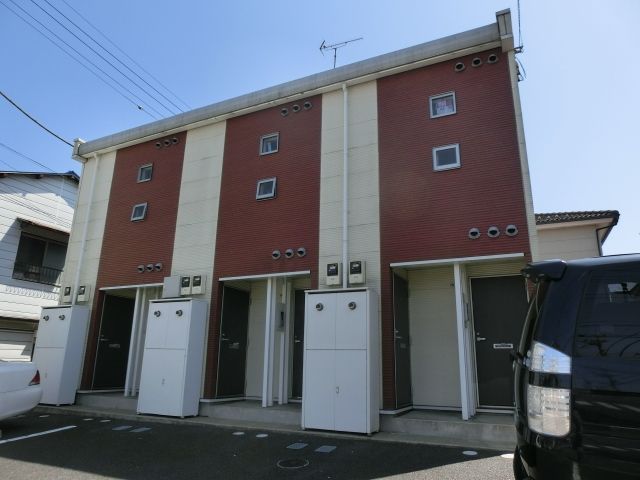 建物外観　駅徒歩3分、経済的な都市ガスです