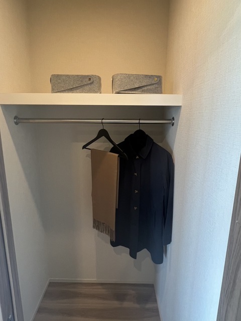 収納　写真は同タイプ住戸です。調度品等は賃貸に含みません。