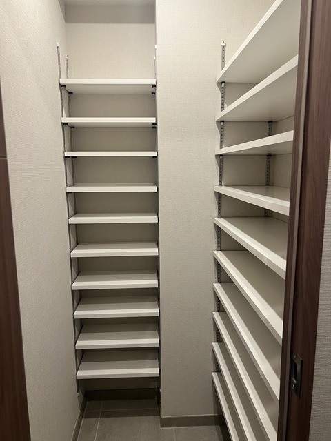 収納　写真は同タイプ住戸です。