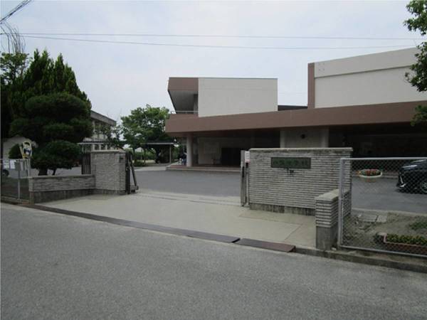 中学校　玉野市立八浜中学校（中学校）まで2800m