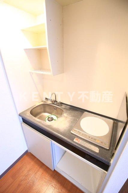 キッチン　コンパクトなキッチンで掃除もラクラク
