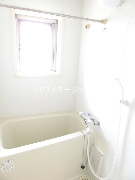 バス・シャワールーム　バストイレ別です※参考画像