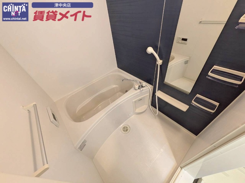 バス・シャワールーム　同タイプの部屋写真です
