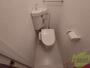 トイレ　こちらはトイレです。清潔感があり、安心して使用できます。