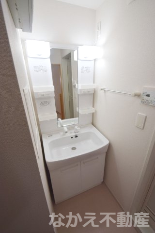 洗面設備　コンパクトで使いやすい洗面所