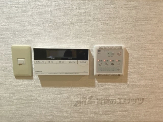 その他設備　給湯器リモコン