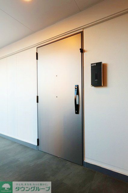 玄関　※写真は同タイプ住戸です。