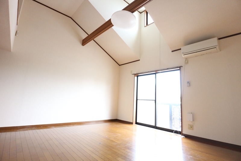 居室・リビング　南向き明るいお部屋