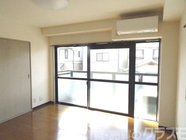 居室・リビング　明るいお部屋です♪