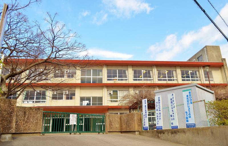 小学校　西尾市立米津小学校（小学校）まで669m