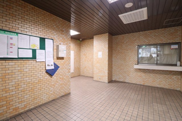 エントランス　建物の内部です