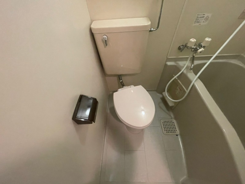 トイレ　こちらはトイレです。清潔感があり、安心して使用できます。